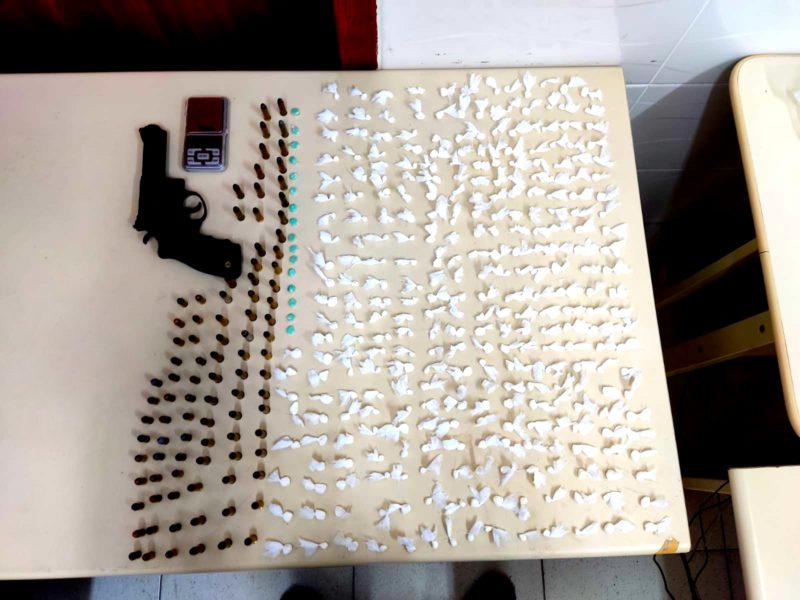 Polícia recolheu itens no momento da ocorrência – Foto: PCSC/Divulgação/ND