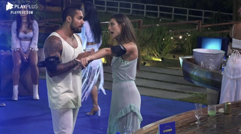 Dayane se irrita com Bill na Fazenda – Foto: Reprodu&ccedil;&atilde;o PlayPlus