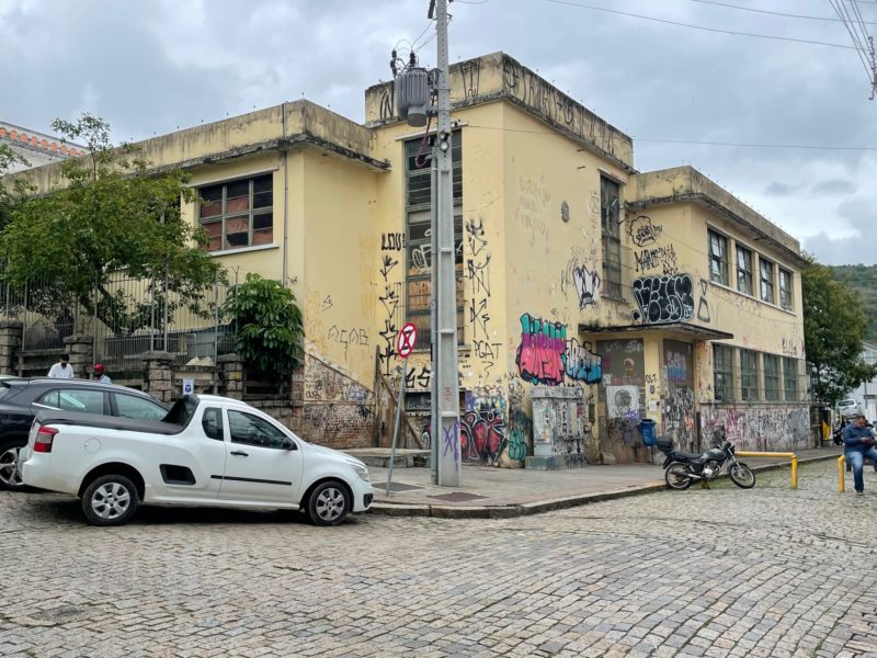 Pr&eacute;dio da Escola Antonieta de Barros est&aacute; sem ocupa&ccedil;&atilde;o h&aacute; mais de 13 anos – Foto: Moacir Pereira