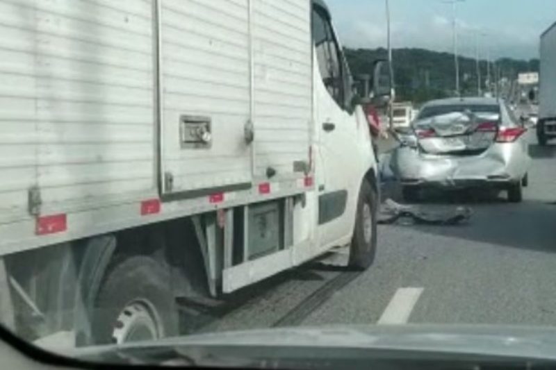 Acidente foi registrado no km 45 da BR-101, em Joinville &#8211; Foto: Internet