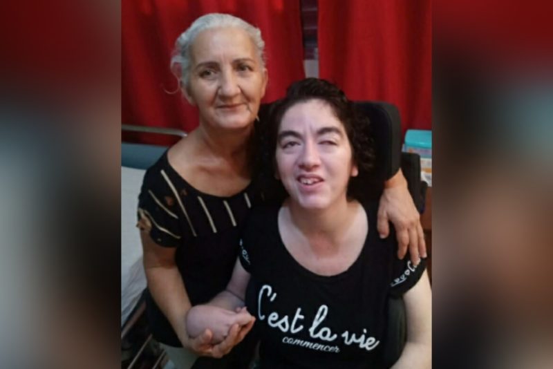 Bruna vive em estado vegetativo e precisa de cuidados dos familiares. – Foto: Arquivo Pessoal