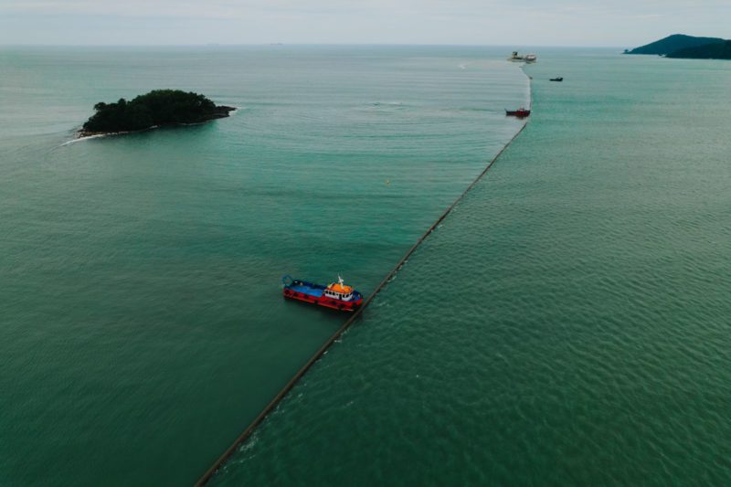 Tubulação principal da obra de alargamento da praia de Balneário Camboriú é reposicionada – Foto: Secom BC/Divulgação