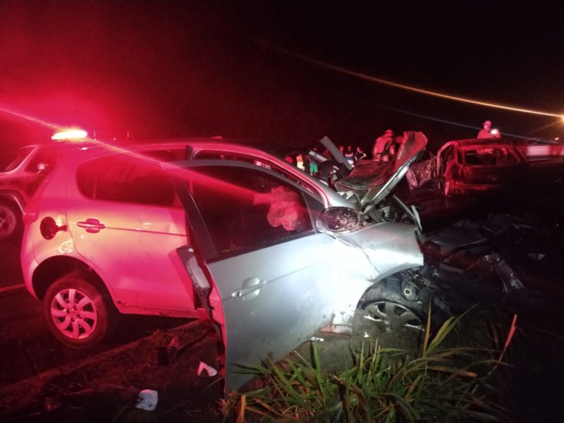 Colis&atilde;o com o Fiat aconteceu ap&oacute;s o Ford perder o controle e invadir a pista contr&aacute;ria – Foto: CBM