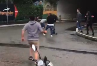 V&iacute;deos mostram briga entre casal em Itaja&iacute; – Foto: Reprodu&ccedil;&atilde;o/Internet