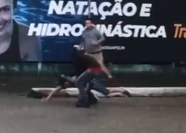 Briga terminou em pancadaria generalizada – Foto: Reprodu&ccedil;&atilde;o/Internet