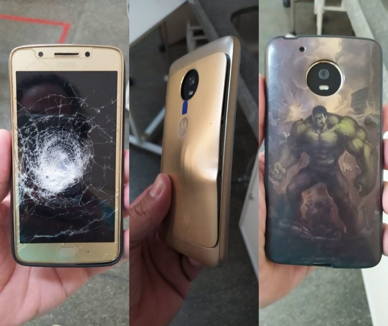 Celular com capinha de super-her&oacute;i salva homem baleado durante assalto e impressiona m&eacute;dico – Foto: Reprodu&ccedil;&atilde;o/Internet