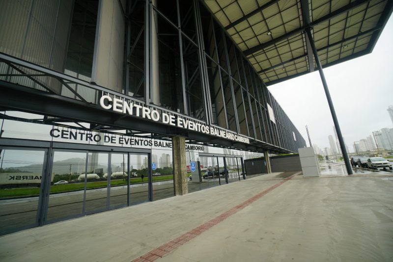 Centro de Eventos de Balneário Camboriú foi renomeado em homenagem a empresário catarinense &#8211; Foto: Peterson Paul/Secom SC