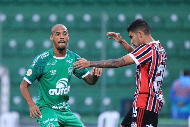 Santos arranca empate do Corinthians, mas segue em situação