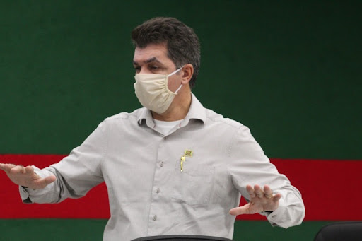 Prefeito de Criciúma assina decreto desobrigando o uso da máscara. – Foto: Divulgação