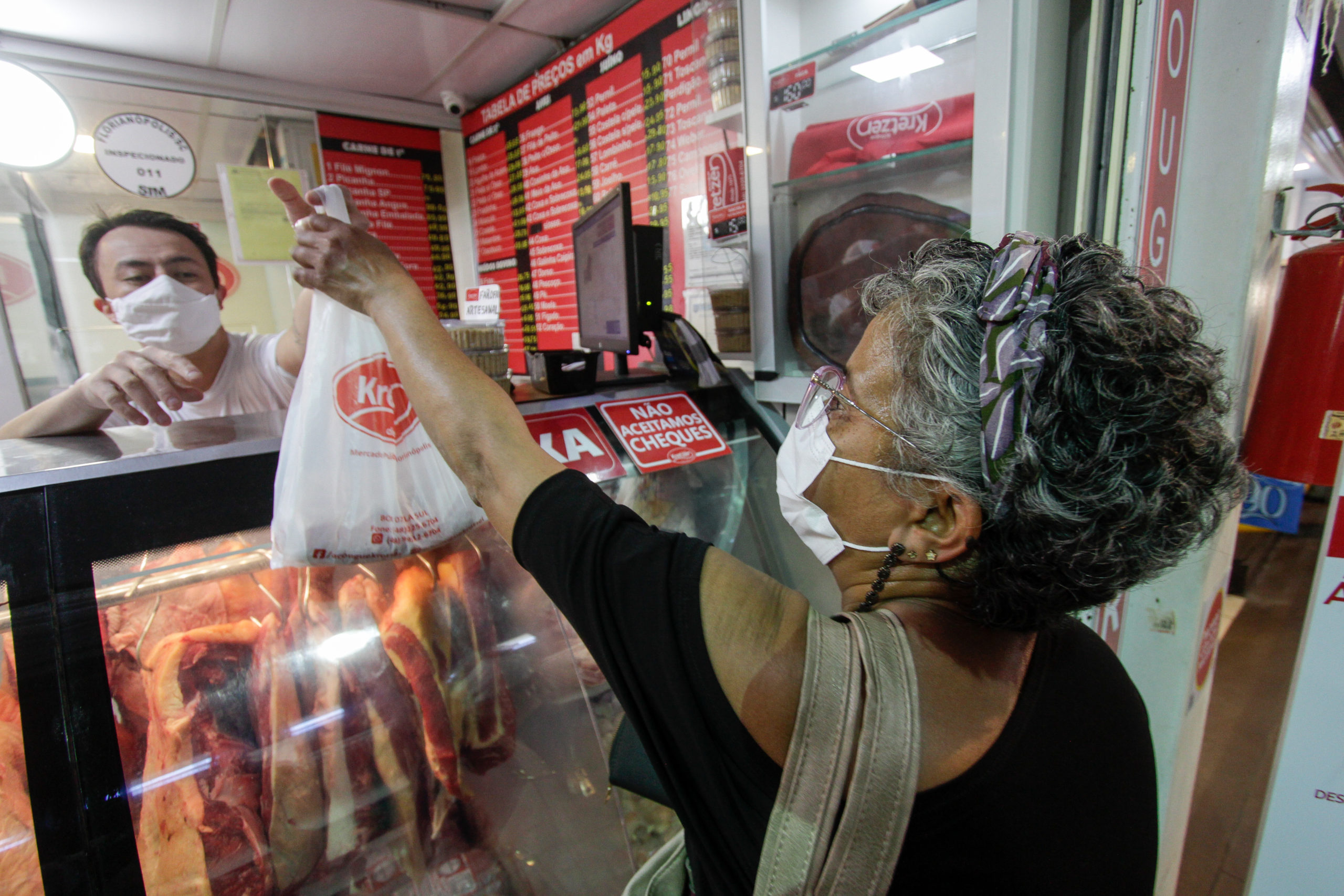 Osso é vendido e não dado': alta no preço da carne bovina reduz consumo em  Florianópolis, Santa Catarina