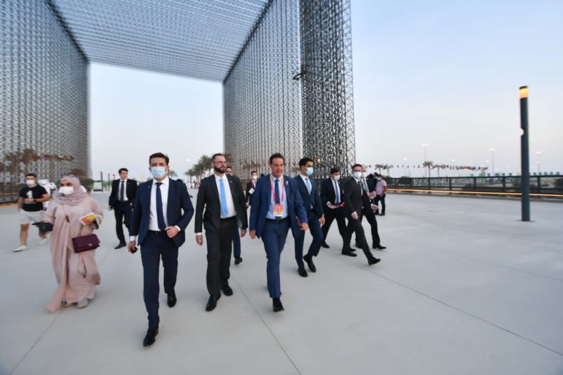 Comitiva est&aacute; em Dubai e participou de evento de turismo – Foto: Prefeitura de Balne&aacute;rio Cambori&uacute;/Divulga&ccedil;&atilde;o