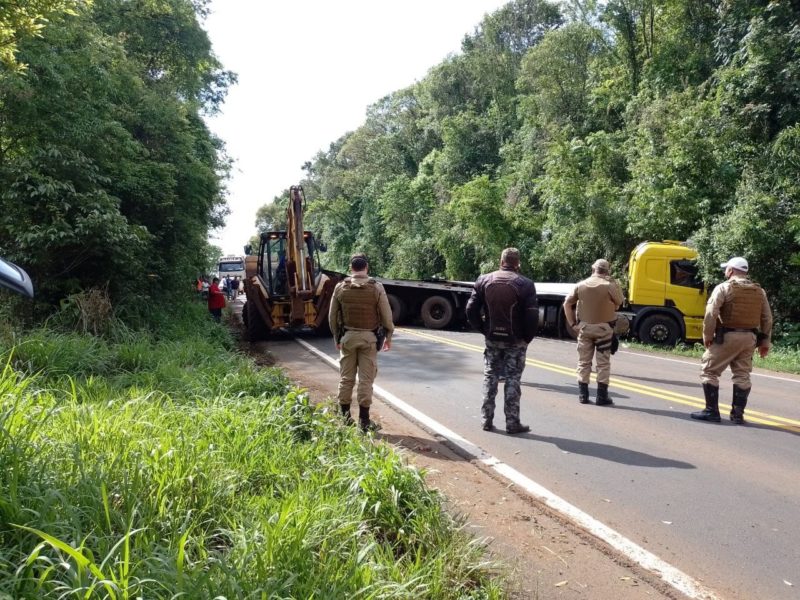 Tr&acirc;nsito ficou bloqueado por 3 horas – Foto: Corpo de Bombeiros/ND