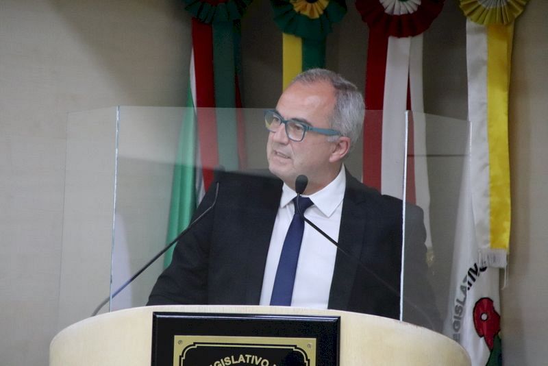 A comiss&atilde;o especial para discutir programa de meritocracia no servi&ccedil;o p&uacute;blico &eacute; presidida pelo vereador Daniel Antunes. – Foto: Divulga&ccedil;&atilde;o