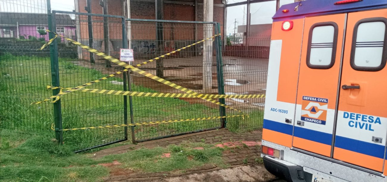 Estrutura foi interditada na tarde desta sexta-feira (1º) - Defesa Civil/Divulgação/ND