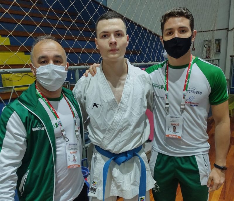 Thiago Alexandre foi campeão no kata individual – Foto: Divulgação/ND