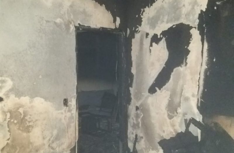 Apartamentos foram consumidos pelo fogo – Foto: Divulga&ccedil;&atilde;o/ Corpo de Bombeiros