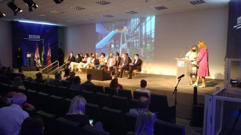 Evento na sede da Fiesc, em Florian&oacute;polis, celebra os mil dias de governo Bolsonaro – Foto: N&iacute;colas Hor&aacute;cio/ND