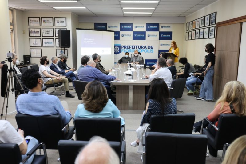 Evento aconteceu no gabinete do prefeito Gean Loureiro – Foto: Cristiano Andujar/PMF