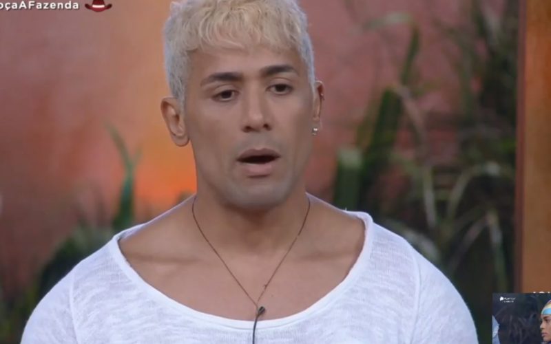 Tiago surpreende na roça – Foto: Reprodução Record TV