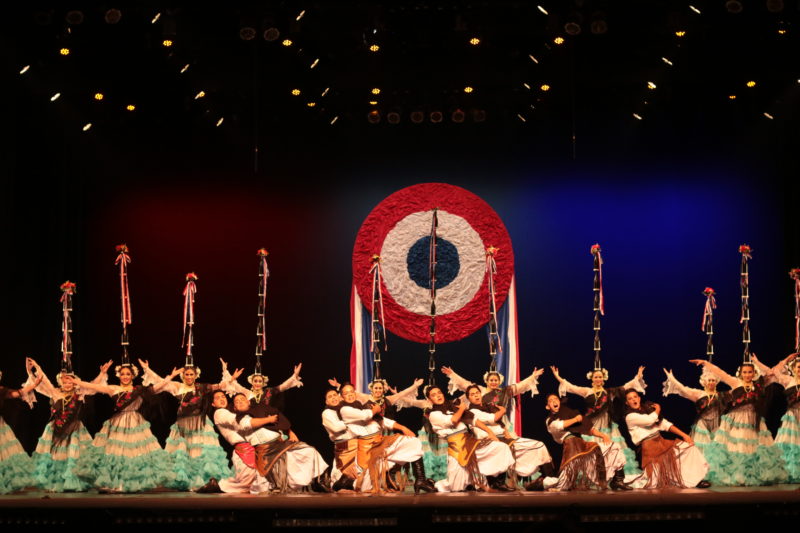 Companhia do Paraguai subiu ao palco na segunda noite competitiva &#8211; Foto: Maykon Lammerhirt