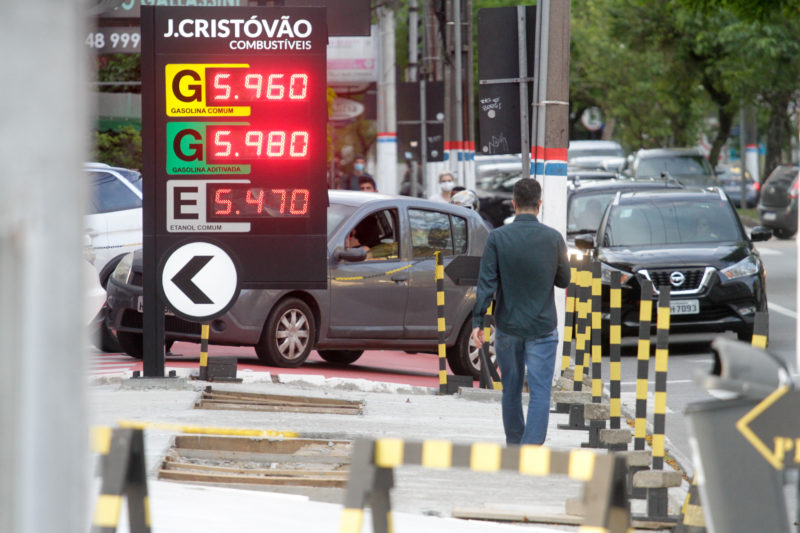 Conselho do governo e Estados ‘congela’ ICMS sobre combust&iacute;veis por 90 dias&nbsp;– Foto: Leo Munhoz/ND