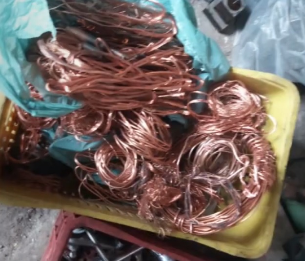 Mais de 300 kg de fios furtados s&atilde;o apreendidos durante opera&ccedil;&atilde;o em Florian&oacute;polis – Foto: Reprodu&ccedil;&atilde;o/NDTV RecordTV