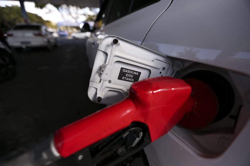 Preço da gasolina vai cair? Sindicatos aguardam novos anúncios da Petrobrás &#8211; Foto: Marcelo Camargo/Agência Brasil/ND