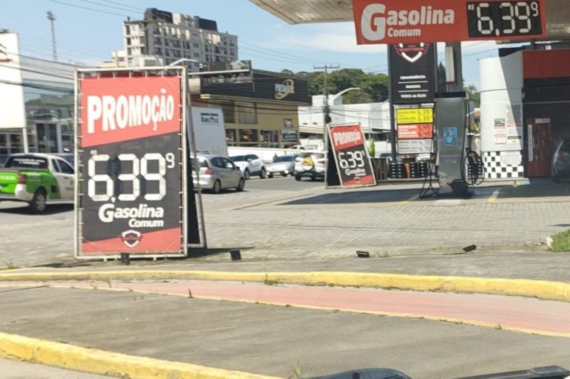 Pre&ccedil;o do litro da gasolina chega a R$ 6,39 em Joinville – Foto: Adriano Mendes/NDTV