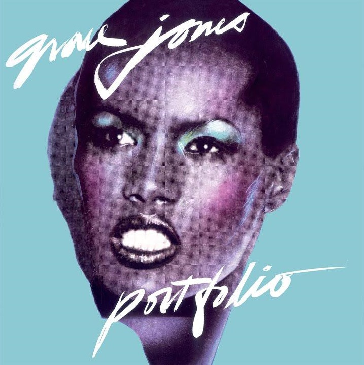 Blush roxo. -Reprodu&ccedil;&atilde;o: Instagram @gracejonesofficial/ND –