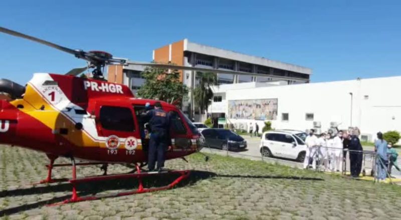 Hospital Universitário da UFSC realiza o atendimento médico da idosa – Foto: Divulgação/ Bombeiros/ ND