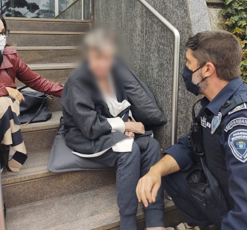 Idosa com Alzheimer se perdeu no dia do anivers&aacute;rio e recebeu ajuda r&aacute;pida em Florian&oacute;polis – Foto: Divulga&ccedil;&atilde;o/ND