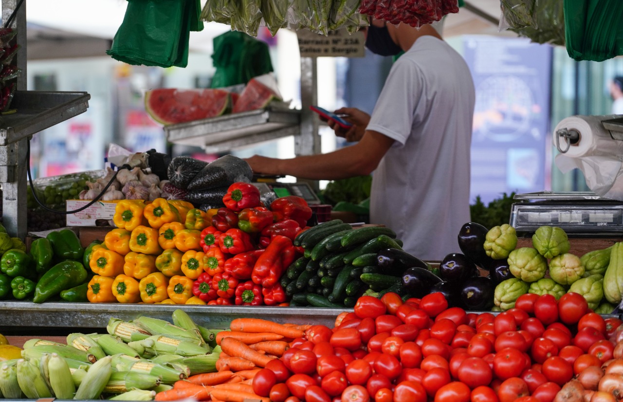 Florianópolis tem a cesta básica mais cara entre as capitais do brasil; veja itens mais caros