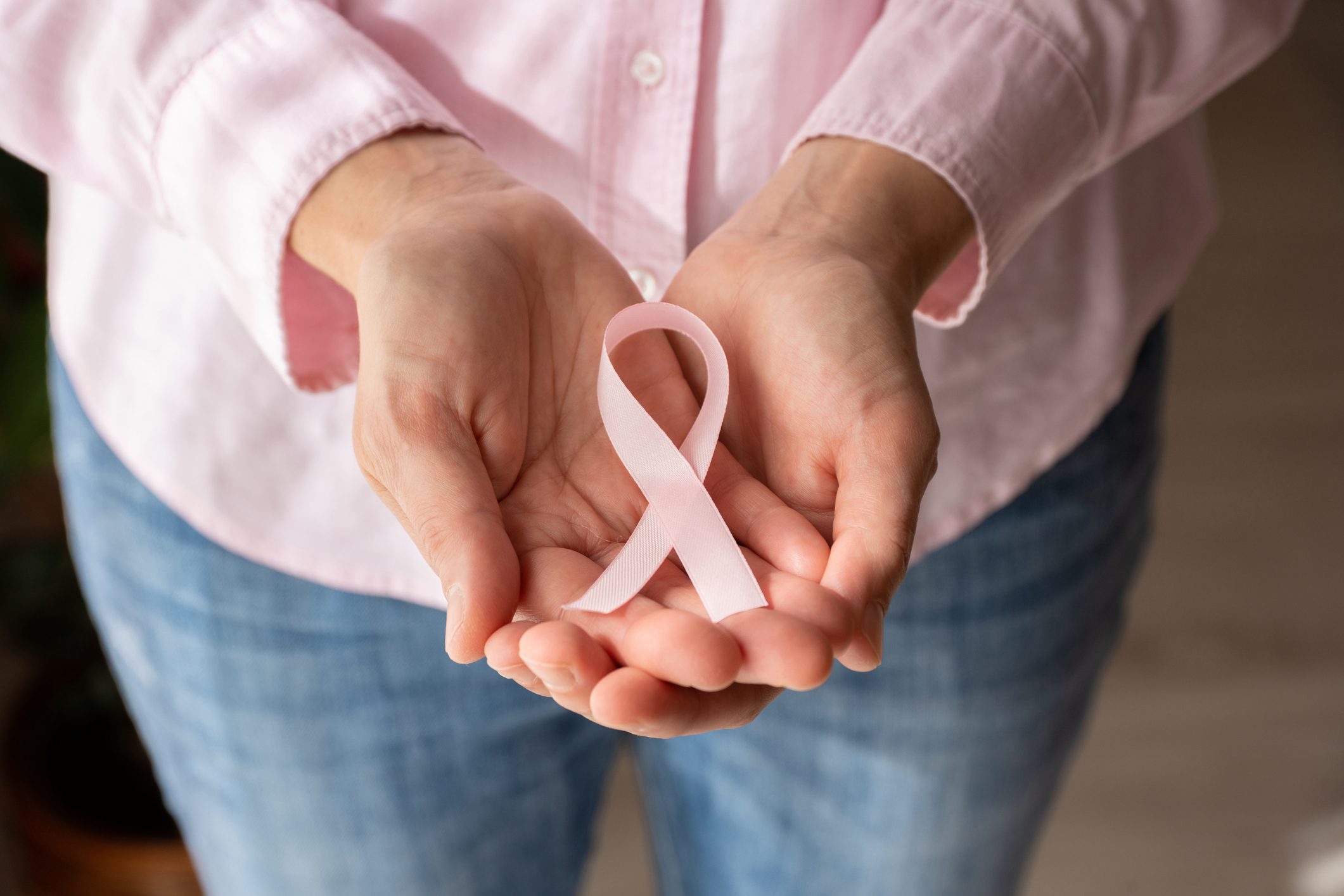 A campanha Outubro Rosa mobiliza mulheres de todo o mundo sobre a import&acirc;ncia do cuidado e diagn&oacute;stico precoce – Foto: iStock/Divulga&ccedil;&atilde;o