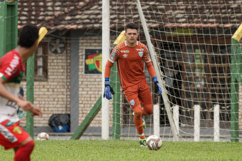 Jo&atilde;o Vitor durante partida do Ava&iacute; pelo Estadual sub-20 – Foto: @ocancheiro