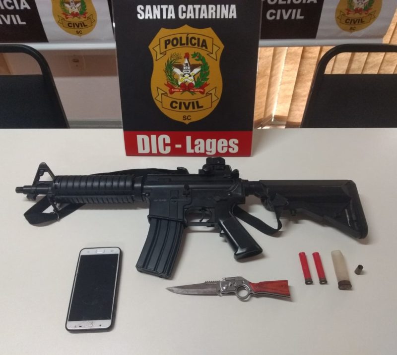 Armas apreendidas em casa de adolescente suspeito de amea&ccedil;ar massacre em escola de Lages – Foto: Divulga&ccedil;&atilde;o/Pol&iacute;cia Civil