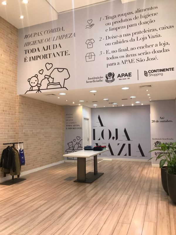 Espaço preparado no Continente Shopping, em São José, para receber doações da ação social Loja Vazia – Foto: Divulgação/ND