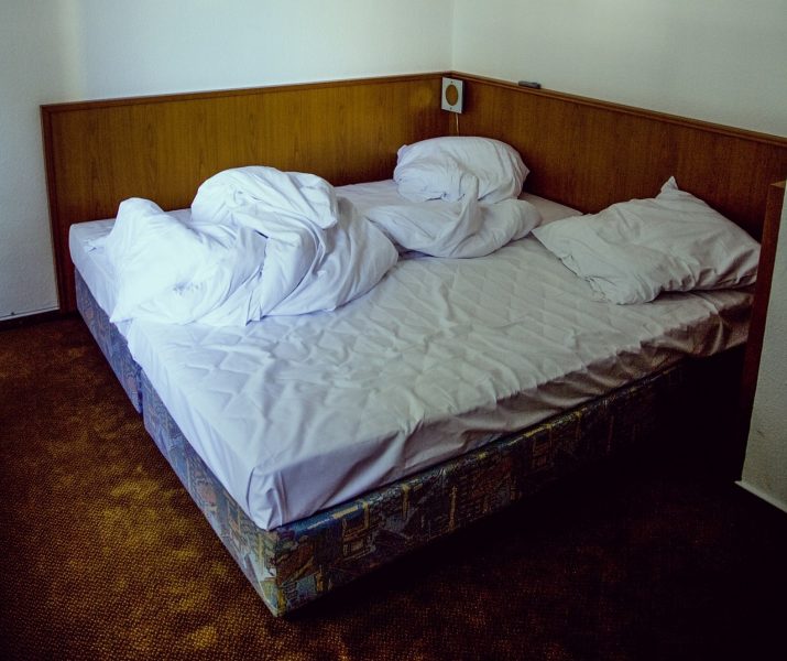 Jovem acorda nua em quarto de motel sem lembrar do que ocorreu – Foto: Divulga&ccedil;&atilde;o/ND