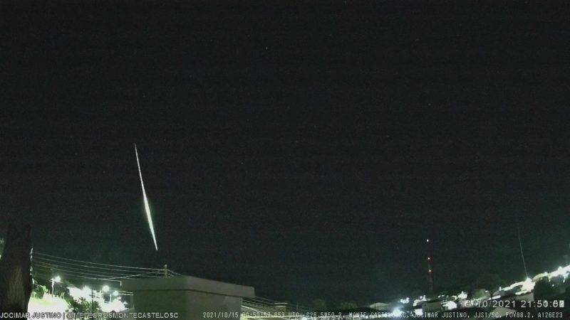 Meteoro &#8220;bola de fogo&#8221; foi registrado na noite desta quinta-feira (14) &#8211; Foto: Jocimar Justino/Divulgação/ND