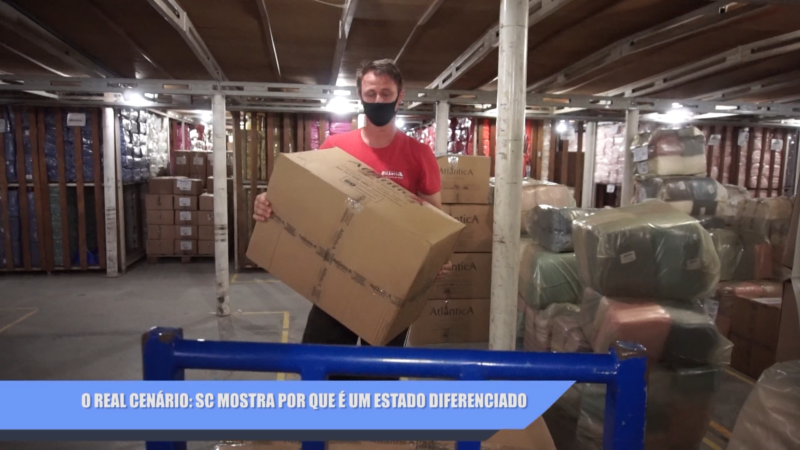 Marcelo Lima durante o expediente em uma ind&uacute;stria t&ecirc;xtil em Brusque, no Vale do Itaja&iacute;. – Foto: Reprodu&ccedil;&atilde;o/NDTV