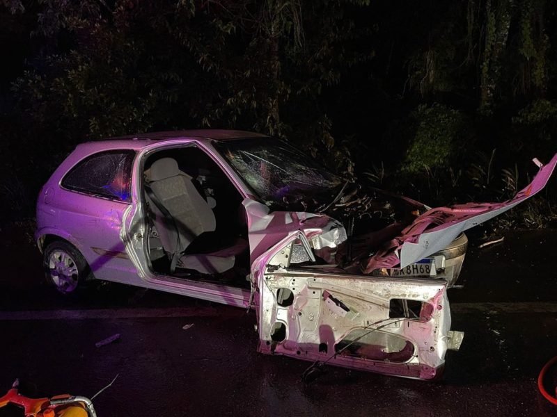 No Celta estavam o motorista, uma mulher e uma criança de quatro anos