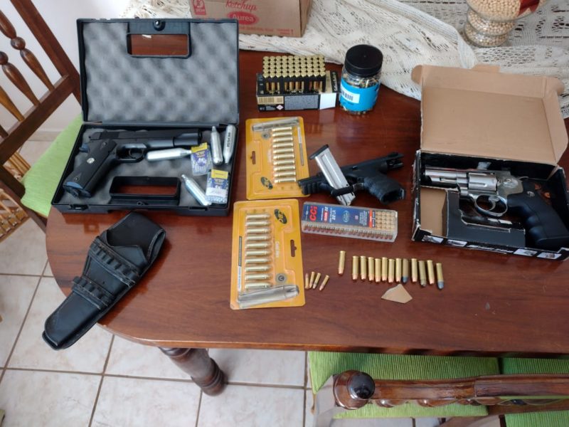 Munições também foram localizadas na casa do homem. – Foto: Polícia Civil/Divulgação/ND