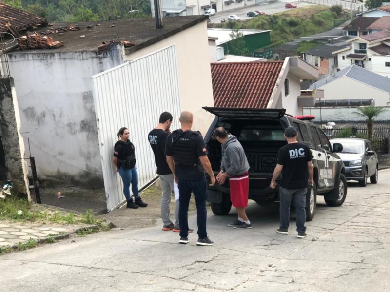 Polícia Civil prende dois suspeitos de assassinato de motorista de aplicativo em Blumenau – Foto: Divulgação/Polícia Civil