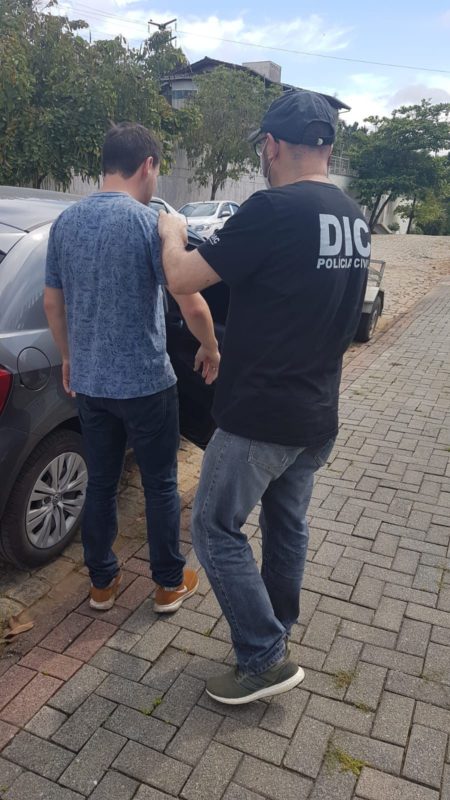 Polícia Civil prende dois suspeitos de assassinato de motorista de aplicativo em Blumenau – Foto: Divulgação/Polícia Civil