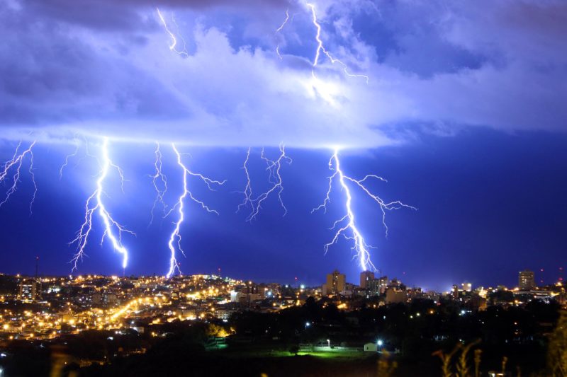 Defesa Civil emite novo alerta para tempestade com risco de estragos, enxurradas e granizo – Foto: Marcos Ozanan/Fotos Públicas/ND