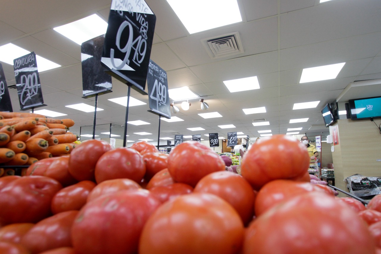 Preço do tomate cai após alta em abril