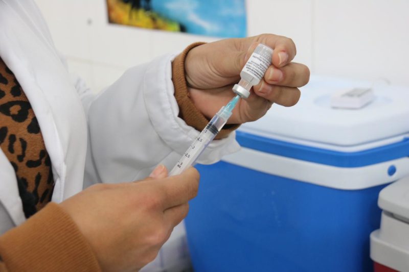 Dado hist&oacute;rico &eacute; atribu&iacute;do ao avan&ccedil;o da vacina&ccedil;&atilde;o no estado- Foto: Divulga&ccedil;&atilde;o/Prefeitura de Balne&aacute;rio Cambori&uacute;