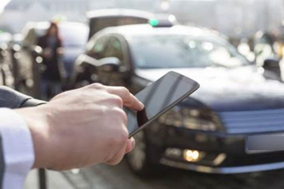 Pessoas pedindo Uber – Foto: Divulga&ccedil;&atilde;o/ND