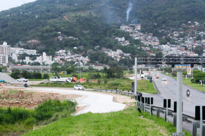 Via Expressa Sul, em Florian&oacute;polis – Foto: Leo Munhoz/ND