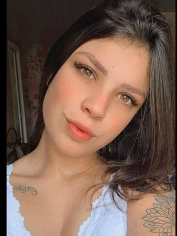 Amanda Albach tinha 21 anos e foi morta com dois tiros na Praia do Sol, em Laguna &#8211; Foto: PCPR/Divulgação/ND