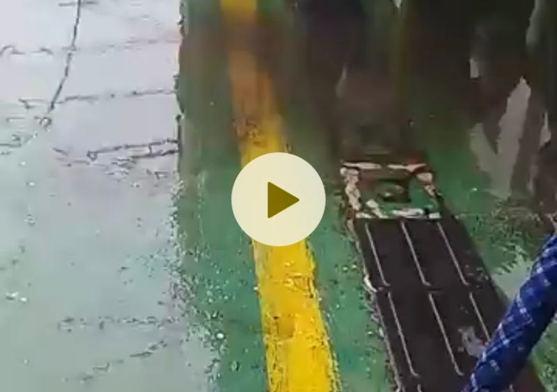 Passageiros pedem &aacute;rea coberta na balsa – Foto: Reprodu&ccedil;&atilde;o/ND